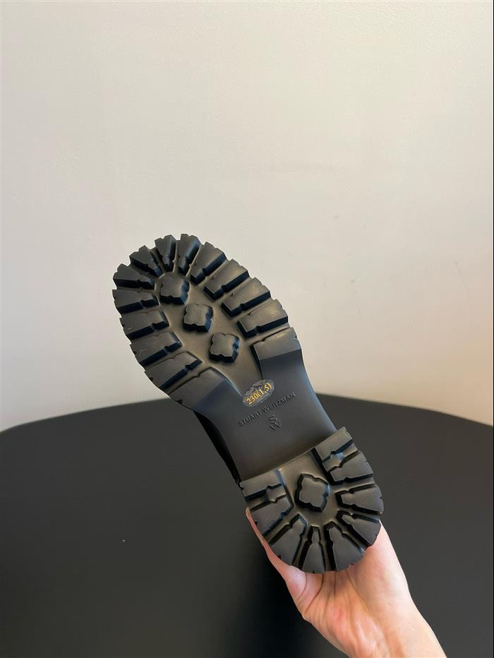 20251128173018459 490